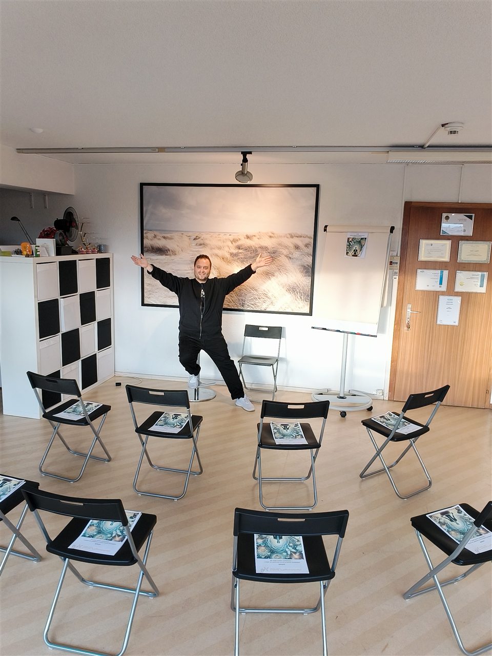 Patrick Tissot anime une formation en petit groupe, en Suisse romande